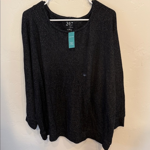 Chic Black Knit Pullover - Picture 2 of 7